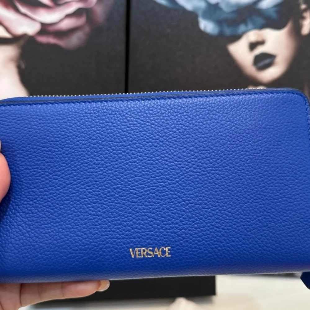 Versace Virtus Zip Around Wallet/ BNWT - Picture 3 of 6